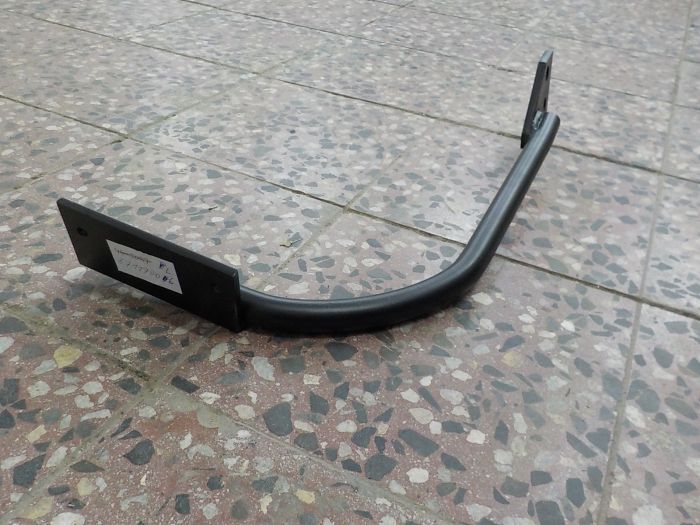 Vzpěra levého předního blatníku 