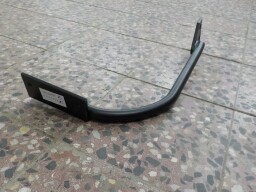 Vzpěra levého předního blatníku 