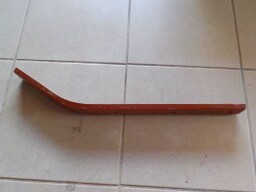 Výztuha vložky levého blatníku - hnací náprava