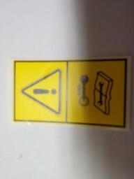 Štítek výstraha - při opravách vyjmout klíč