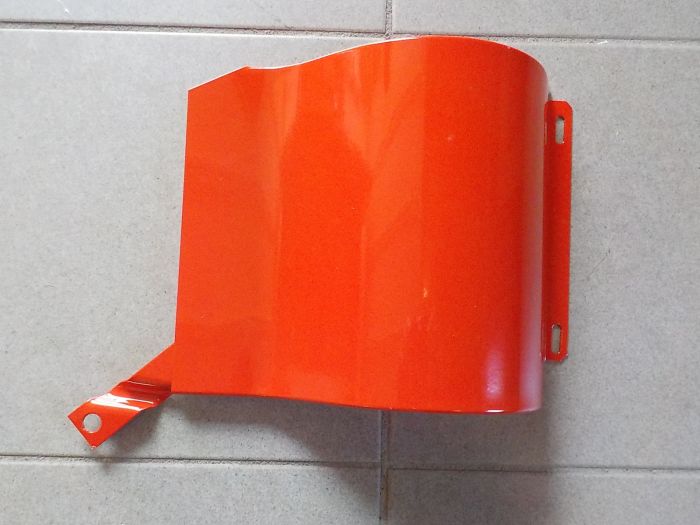 Boční kryt alternátoru komaxit červená 