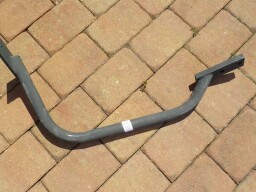 Vzpěra předního blatníku levá - obdélník