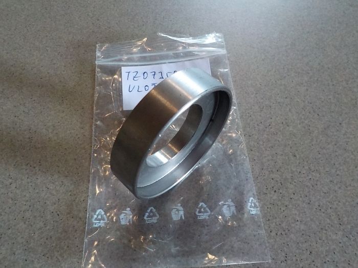 Vložka víka a hřídele diferenciálu