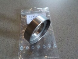 Vložka víka a hřídele diferenciálu