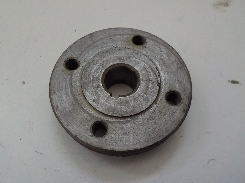 Náboj řemenice vodního čerpadla 