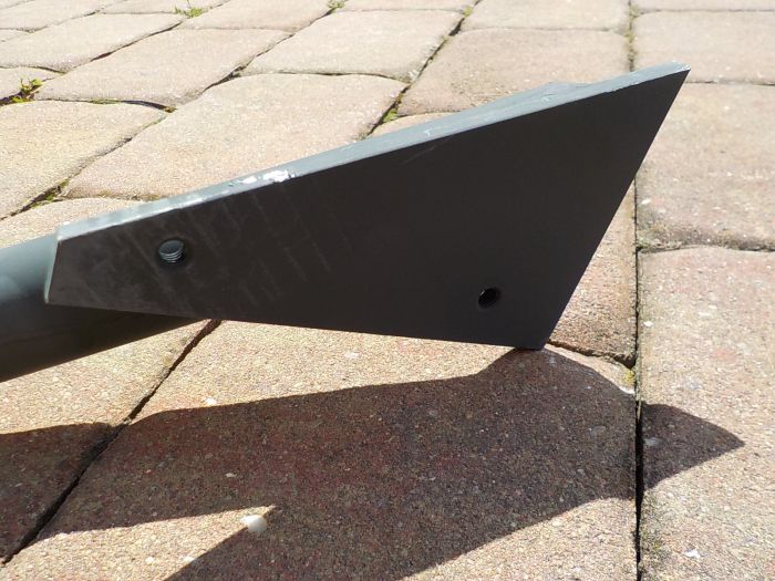 Vzpěra předního blatníku pravá - trojúhelník