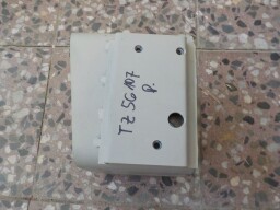 Držák světlometu pravý