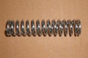 Pružina pásu ruční brzdy