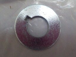 Podložka přítažné matice vodní pumpy