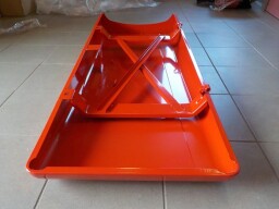 Kapota motoru Z6211-7245 komaxit červená