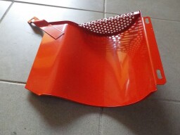 Boční kryt alternátoru komaxit červená