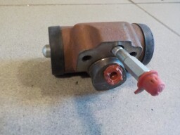 Brzdový váleček dovoz