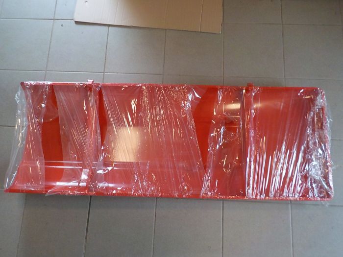 Kapota motoru Z4611-6911 komaxit červená