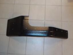 Blatník přední levý plastový - hnací náprava