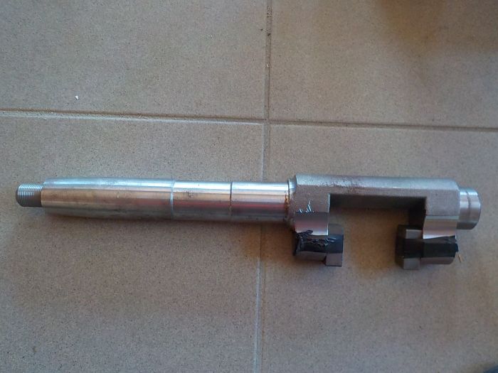 Hřídel řízení s kameny levý český