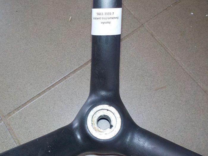 Volant vysoký trojramenný