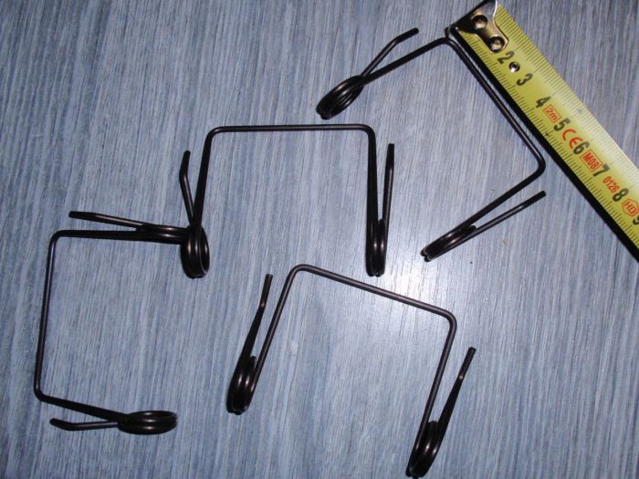 Pružina vypínací páčky