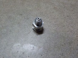 Maznička M8x1 nasouvací