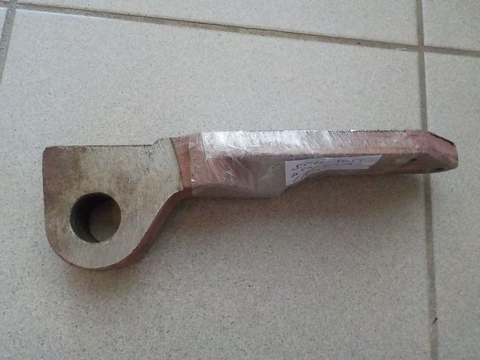 Konzola spodního táhla hydrauliky - levá