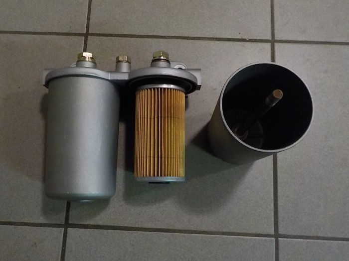 Dvoustupňový čistič paliva s filtry