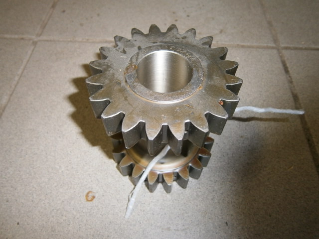 Kolo zpětné rychlosti 19/20 zubů -Z6911, 6945 - české