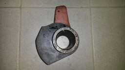 Páka na hřídel hydrauliky