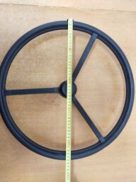 Volant tříramenný