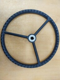 Volant tříramenný