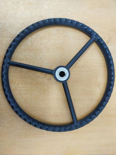 Volant tříramenný