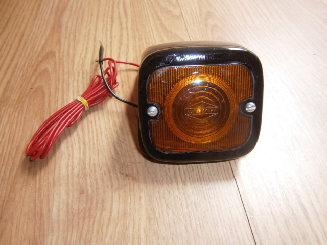 Přední ukazatel směru