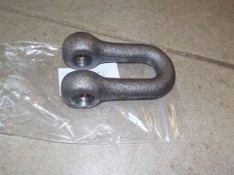 Třmen výztuhy spodního ramene hydrauliky