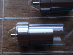 Vstřikovací tryska