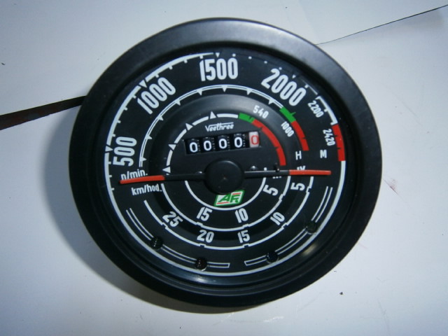 Otáčkoměr s počítadlem motohodin