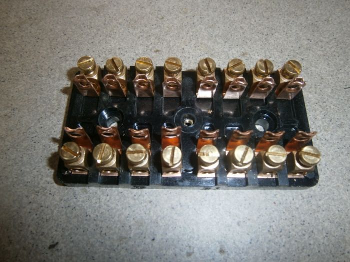 Pojistková skříňka 8-pólová