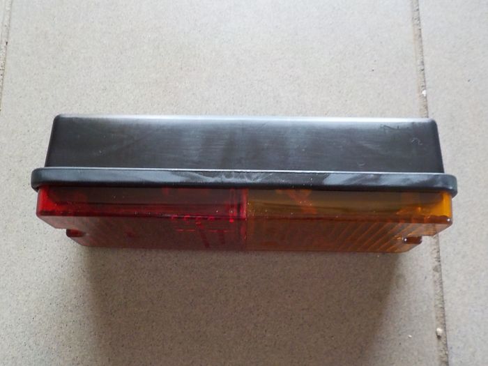 Světlo zadní plastové pravé 21 cm