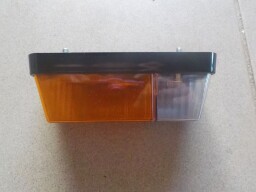 Přední světlo pravé - délka 16 cm