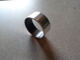 Pouzdro svislého čepu kovové horní kratší