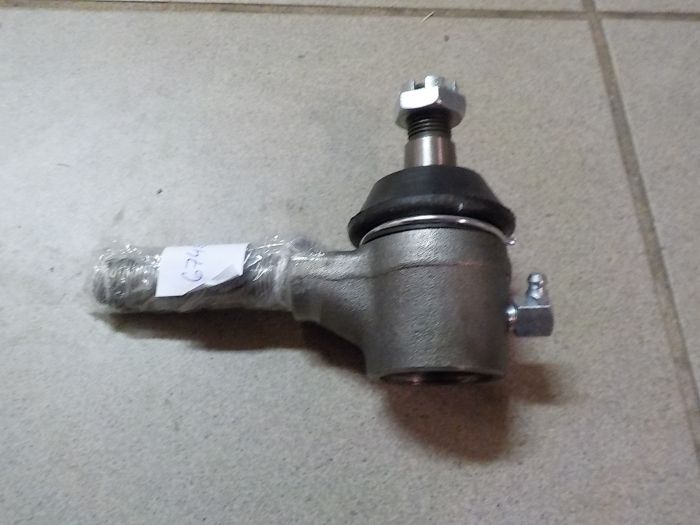 Zadní kulový čep podélné tyče hnací nápravy český