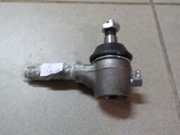 Zadní kulový čep podélné tyče hnací nápravy český