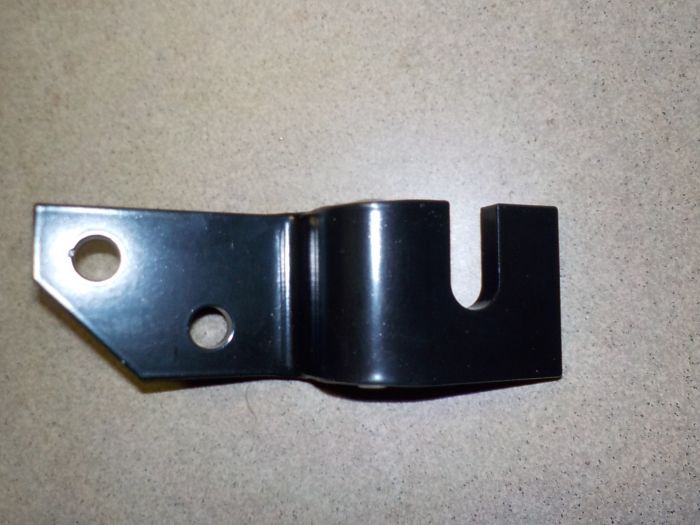 Spodní držák chladiče pravý 