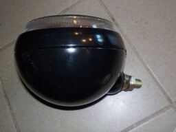 Světlomet plechový přední pravý CZ - žárovka H4