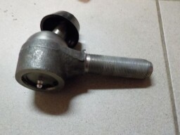 Kulový čep pravý spojovací tyče hnací nápravy český