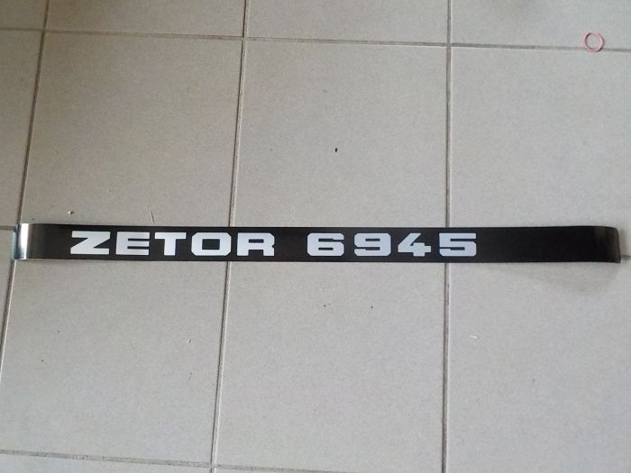 Nápis Zetor 6945 levý