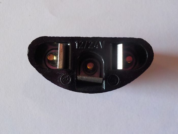 Patice žárovky plastová