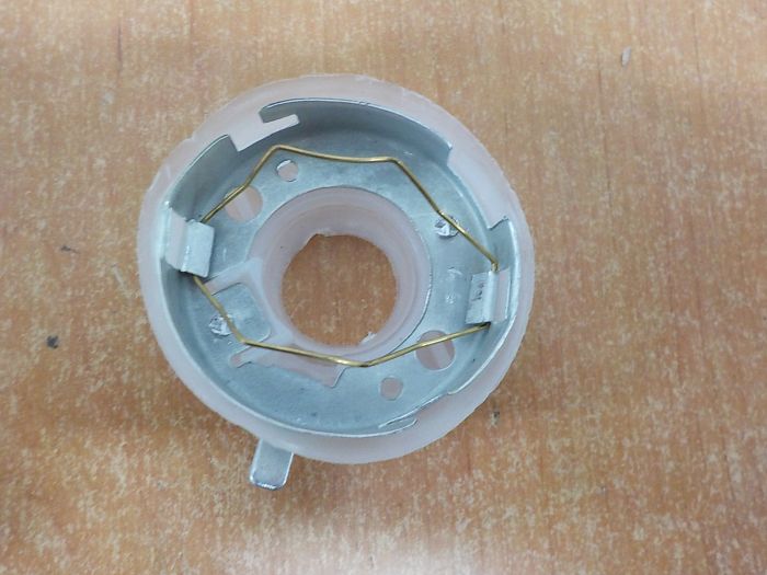 Víčko objímky žárovky