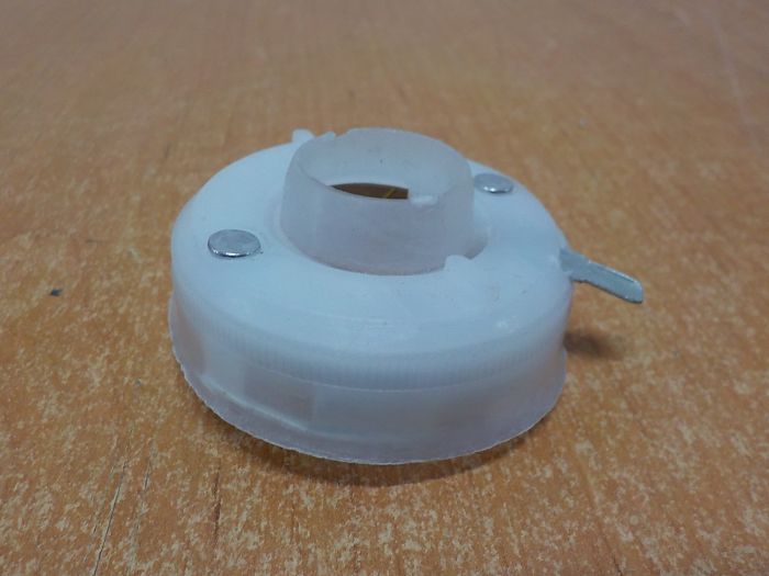 Víčko objímky žárovky