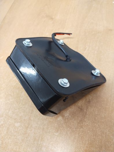 Světlo zadní pravé kovové bez osvětlení SPZ