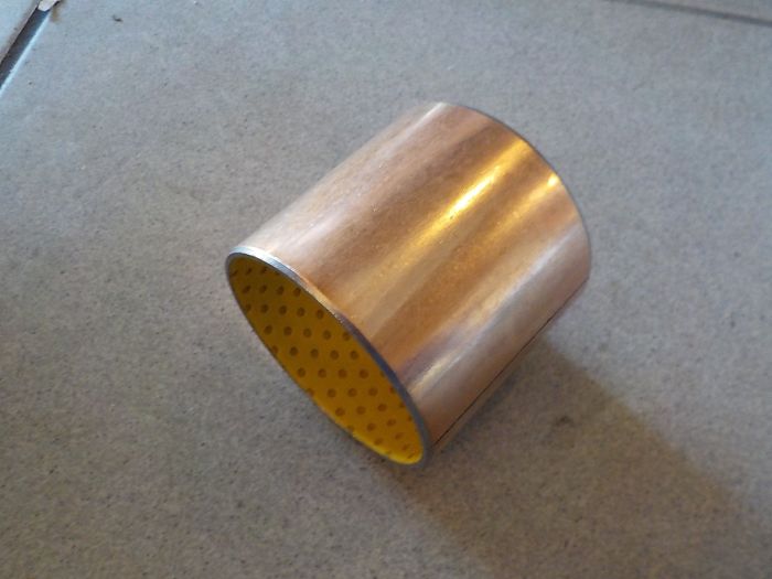 Pouzdro středového čepu 