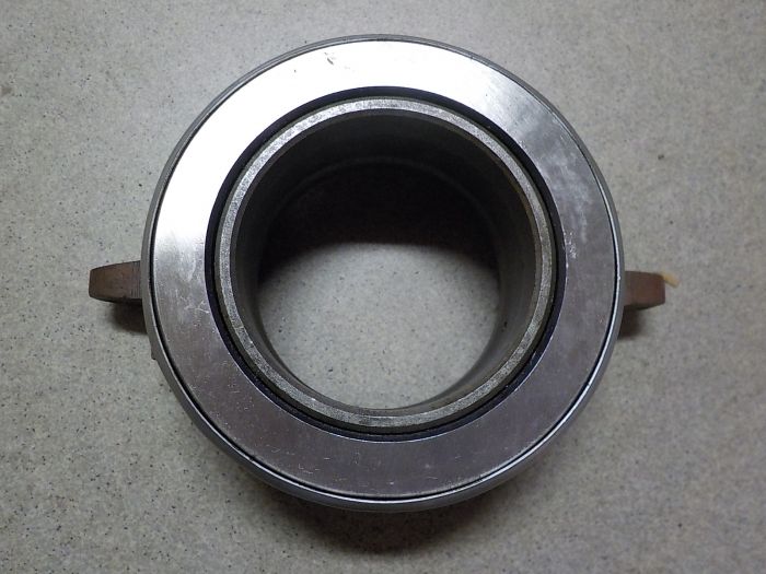 Vysouvací ložisko spojky s objímkou