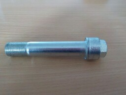 Šroub konzoly přední nápravy závit M18x1,5